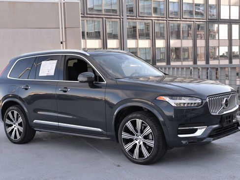 Used 2021 Volvo XC90 T6 Inscription w/ Protection Package Premier image 9