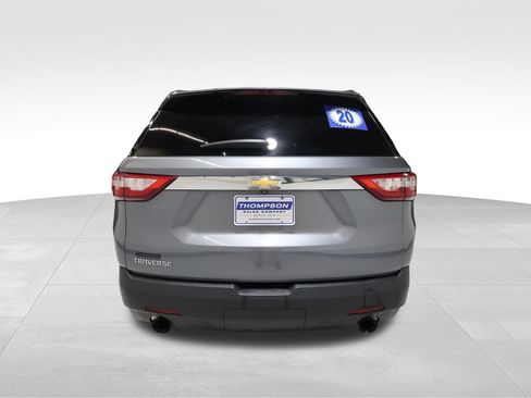 Used 2020 Chevrolet Traverse LS FWD image 2