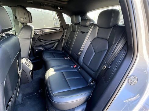 Used 2024 Porsche Macan image 26