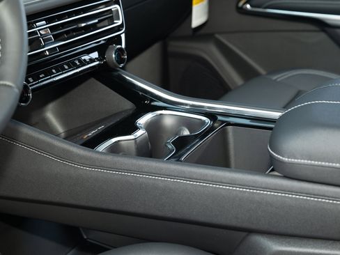 New 2026 Chevrolet Traverse LT w/ Driver Confidence Package image 30