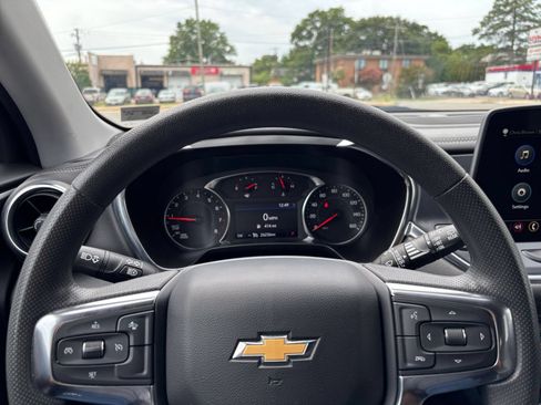 Used 2025 Chevrolet Blazer LT FWD image 34