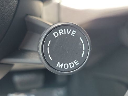 Used 2025 Porsche Cayenne image 39