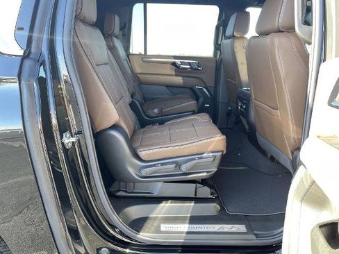 New 2026 Chevrolet Suburban High Country AWD/4WD image 26