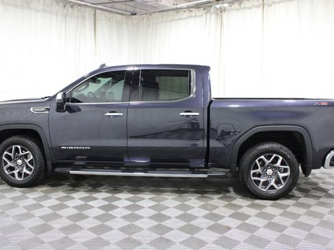 Used 2025 GMC Sierra 1500 SLT w/ SLT Premium Plus Package AWD/4WD image 36