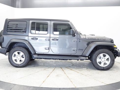 Used 2022 Jeep Wrangler Unlimited Sport AWD/4WD image 6