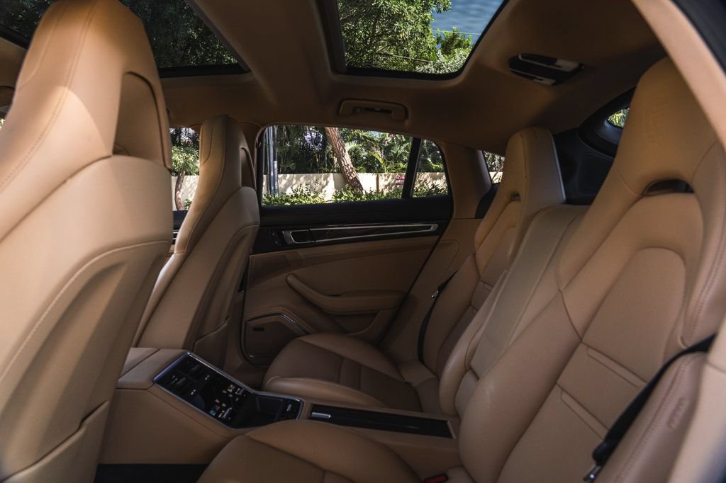 Used 2023 Porsche Panamera image 21