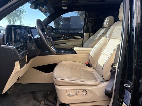 Used 2021 Cadillac Escalade ESV Premium Luxury image 11