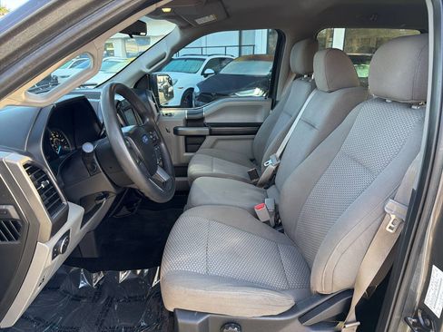 Used 2017 Ford F150 XLT image 35