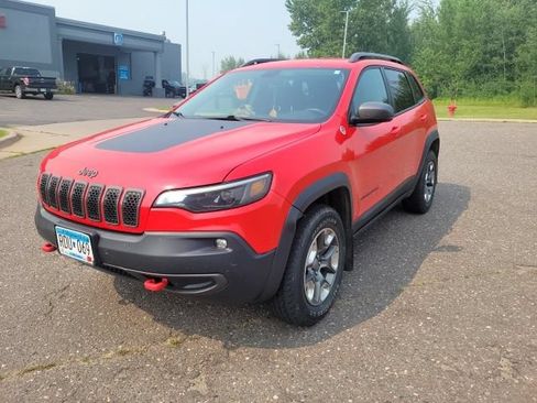 Used 2019 Jeep Cherokee Trailhawk w/ Comfort & Convenience Group AWD/4WD image 1