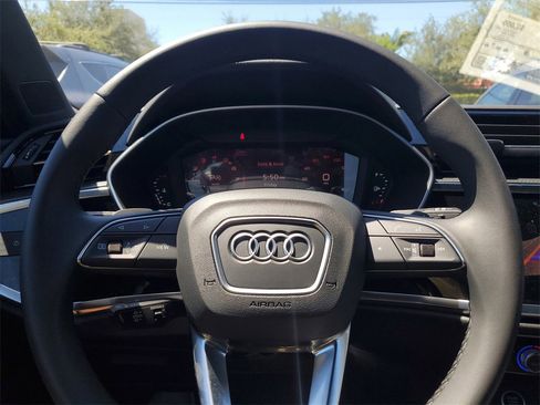 New 2025 Audi Q3 2.0T Premium image 8