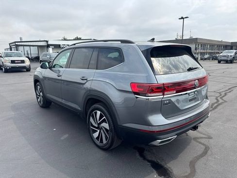 Used 2025 Volkswagen Atlas SE FWD image 7