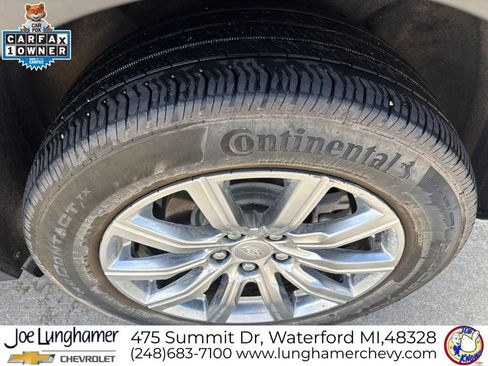 Used 2022 Cadillac XT4 Premium Luxury w/ Enhanced Visibility Package AWD/4WD image 12