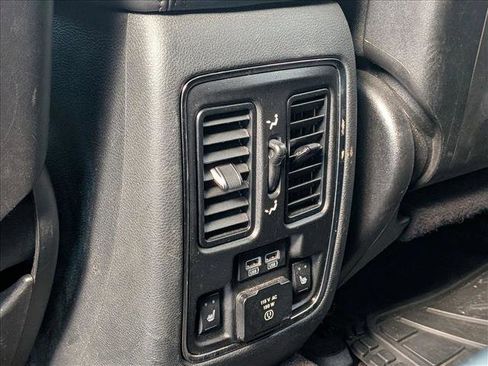 Used 2018 Jeep Grand Cherokee Limited image 17