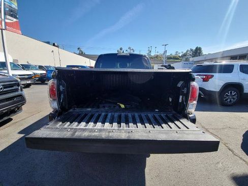 Used 2022 Toyota Tacoma TRD Sport w/ Technology Package image 24