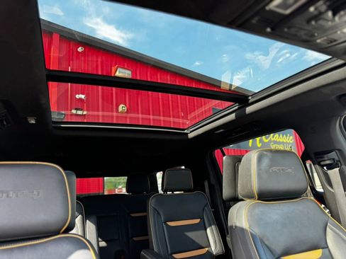 Used 2021 GMC Yukon XL AT4 w/ AT4 Premium Plus Package AWD/4WD image 13