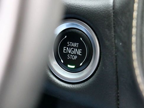 Used 2024 GMC Yukon SLT image 16