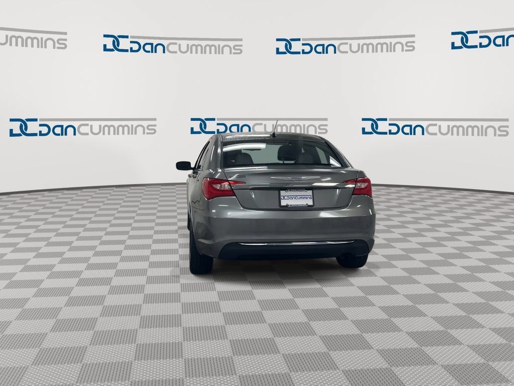 Used 2013 Chrysler 200 Touring FWD image 7