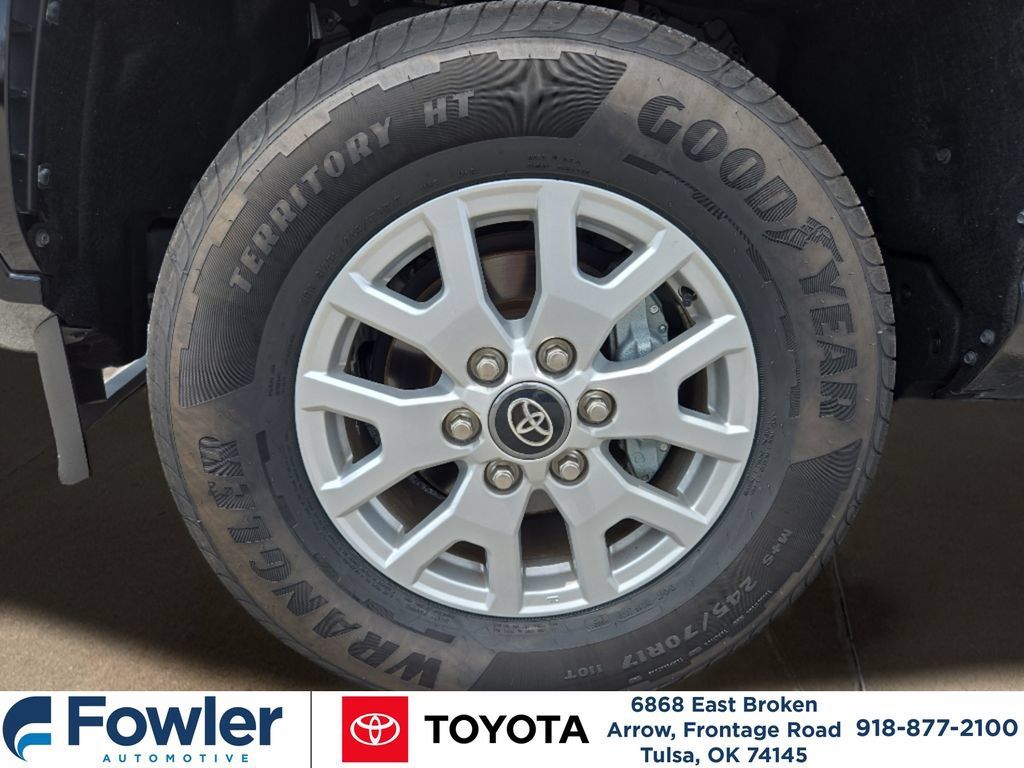 Certified 2025 Toyota Tacoma SR5 AWD/4WD image 29