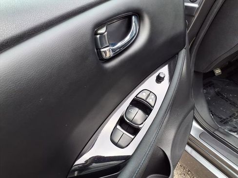 Certified 2022 Nissan Leaf SV FWD image 16
