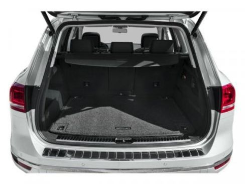 Used 2015 Volkswagen Touareg Lux image 13