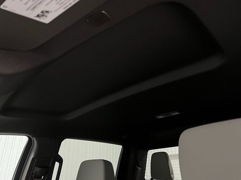 New 2026 GMC Sierra 1500 SLE image 17