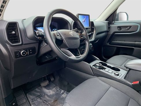 Used 2023 Ford Bronco Sport Badlands image 9