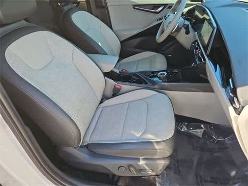 Used 2023 Kia Niro Wave w/ Wave Preserve Package image 22