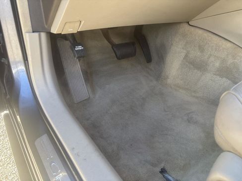 Used 2014 Chrysler 300 C image 9