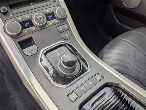 Used 2017 Land Rover Range Rover Evoque SE Premium image 11
