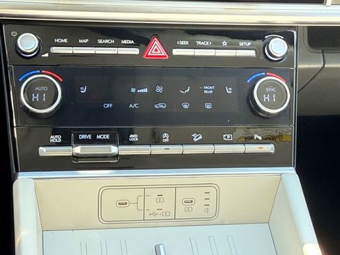 Used 2025 Hyundai Santa Fe SEL AWD/4WD image 15