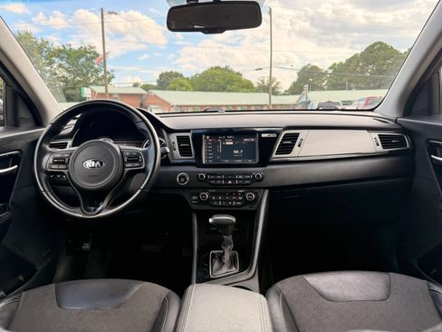 Used 2018 Kia Niro EX w/ EX Touring Graphite Edition FWD image 14