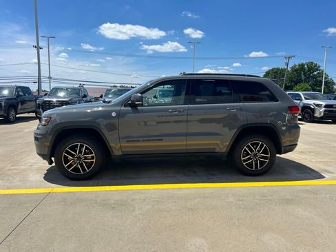 Used 2020 Jeep Grand Cherokee Trailhawk w/ Trailhawk Luxury Group AWD/4WD image 4