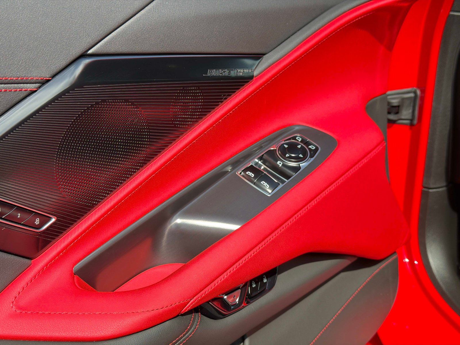 Used 2025 Chevrolet Corvette E-Ray w/ Stealth Interior Trim Package AWD/4WD image 28
