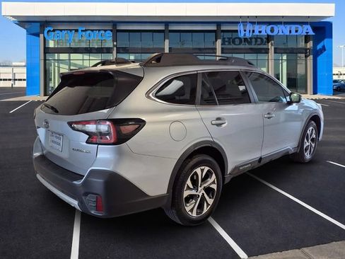 Used 2020 Subaru Outback Limited AWD/4WD image 2