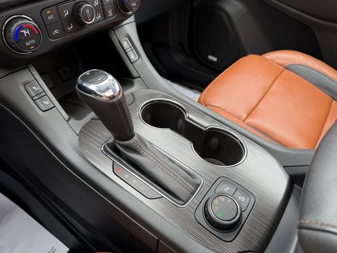 Certified 2017 GMC Acadia SLT image 32