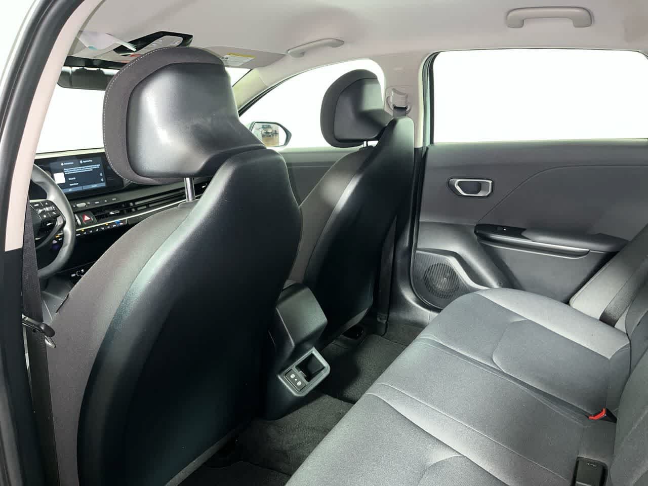Used 2025 Kia K4 FWD image 25