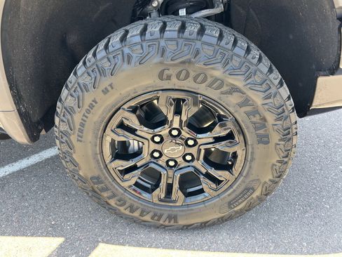 Certified 2025 Chevrolet Silverado 1500 ZR2 AWD/4WD image 9