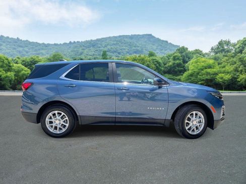 Used 2024 Chevrolet Equinox LT w/ LPO, Floor Liner Package FWD image 21