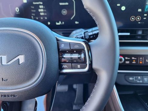 New 2025 Kia Carnival SX image 22