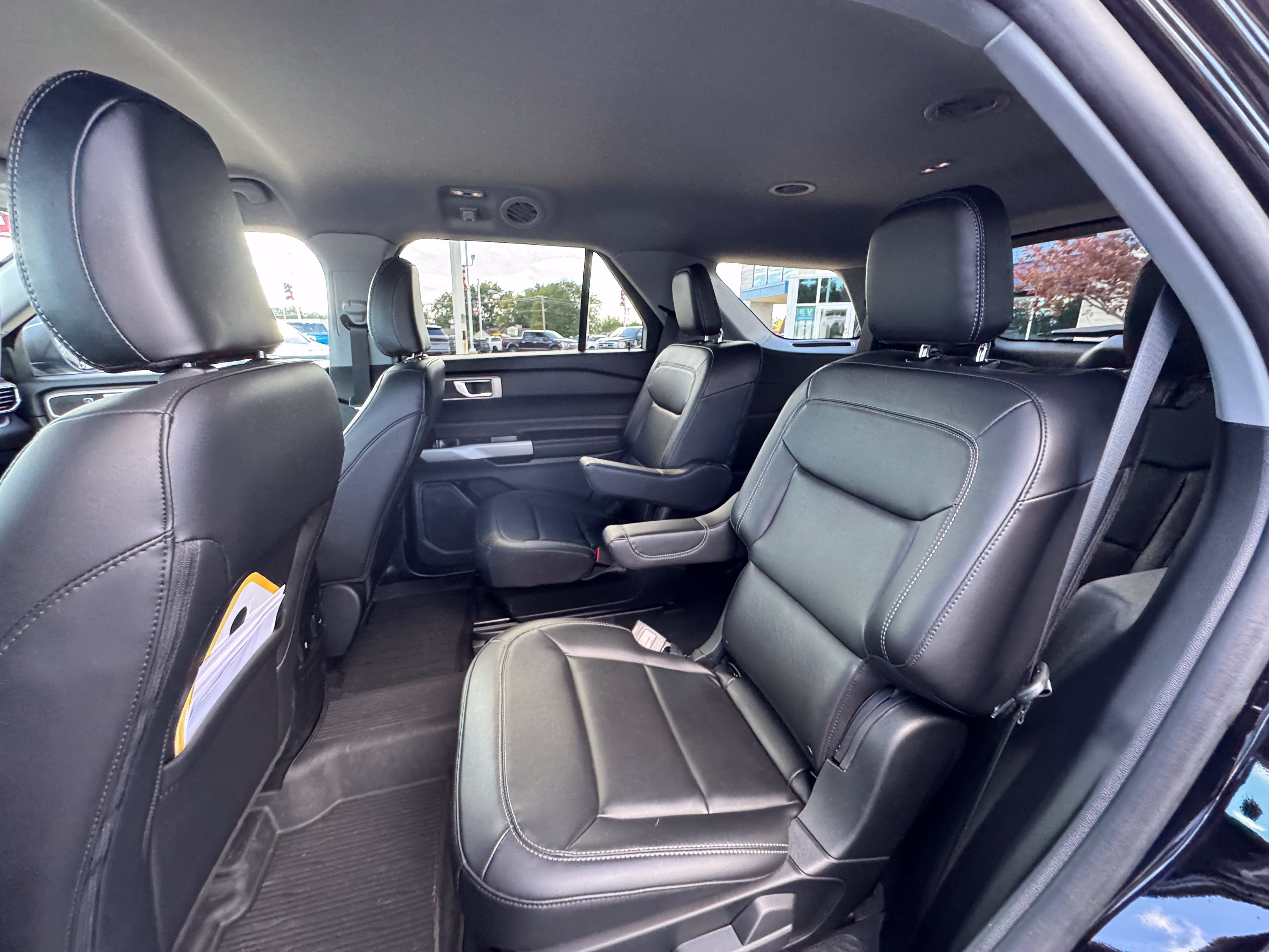 Used 2024 Ford Explorer XLT w/ Equipment Group 202A AWD/4WD image 24