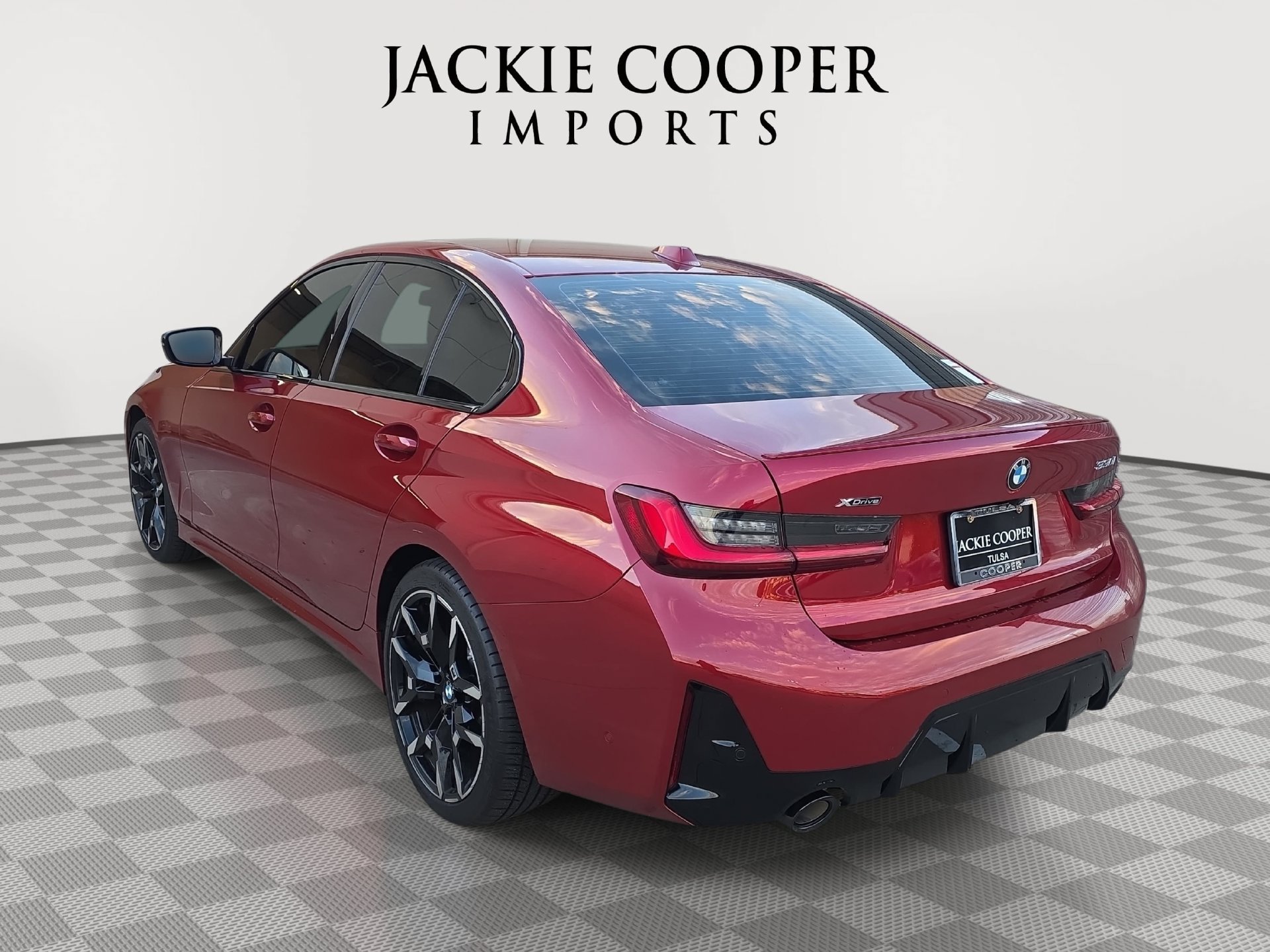 Used 2025 BMW 330i xDrive Sedan w/ M Sport Package AWD/4WD image 7