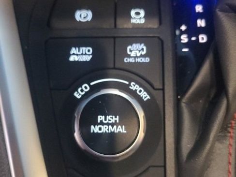 Used 2023 Toyota RAV4 SE image 27