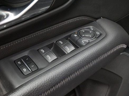 Used 2024 GMC Yukon Denali AWD/4WD image 15
