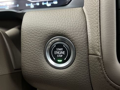 Used 2024 GMC Yukon Denali w/ Denali Reserve Package AWD/4WD image 17