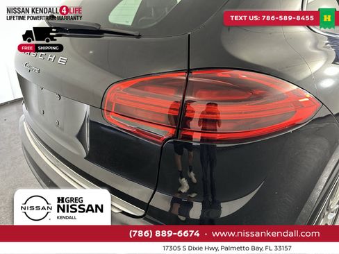 Used 2017 Porsche Cayenne Platinum Edition image 30