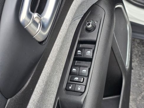 Used 2024 Jeep Compass Latitude image 14