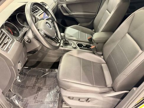 Used 2018 Volkswagen Tiguan SE AWD/4WD image 39