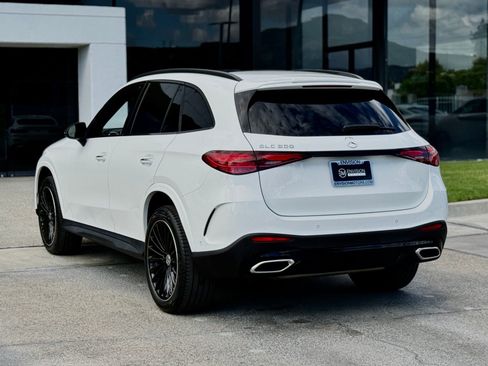 Used 2025 Mercedes-Benz GLC 300 image 11