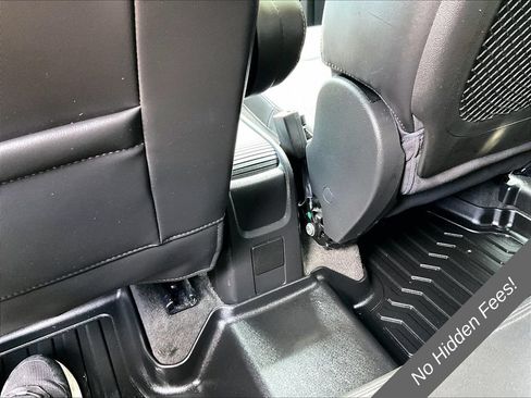 Used 2015 Buick Encore FWD image 27