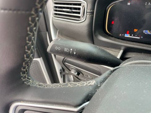 Used 2022 Jeep Wagoneer Series III image 23